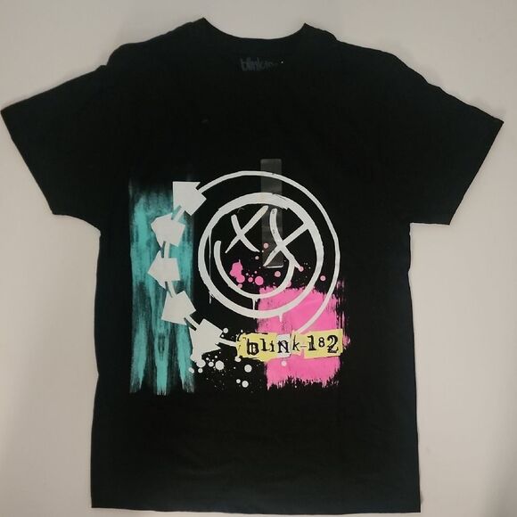 Dreamers Graphic Tee - Black, Pink, and Blue - Picture 2 of 2